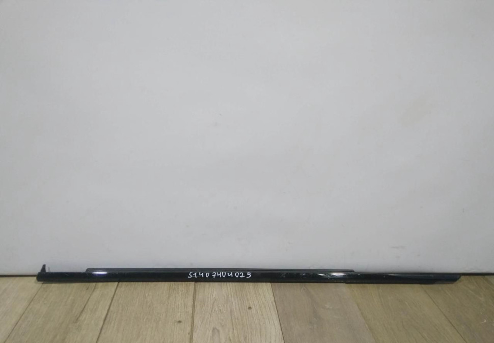 Молдинг двери передний левый бу BMW 5 G30 OEM 51337404025