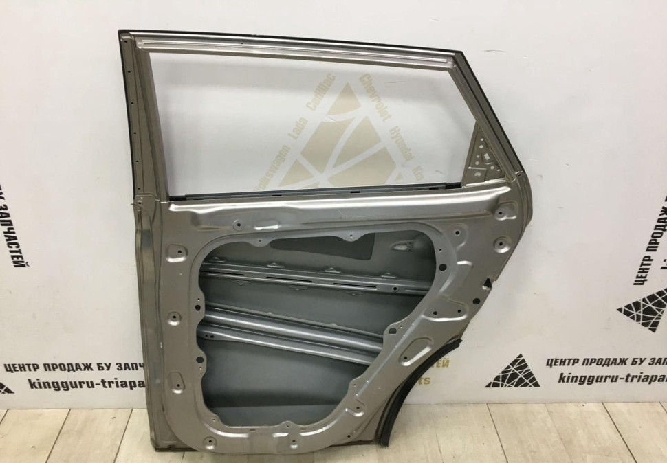 Дверь задняя правая Hyundai Tucson 3 2015 oem 77004D7000