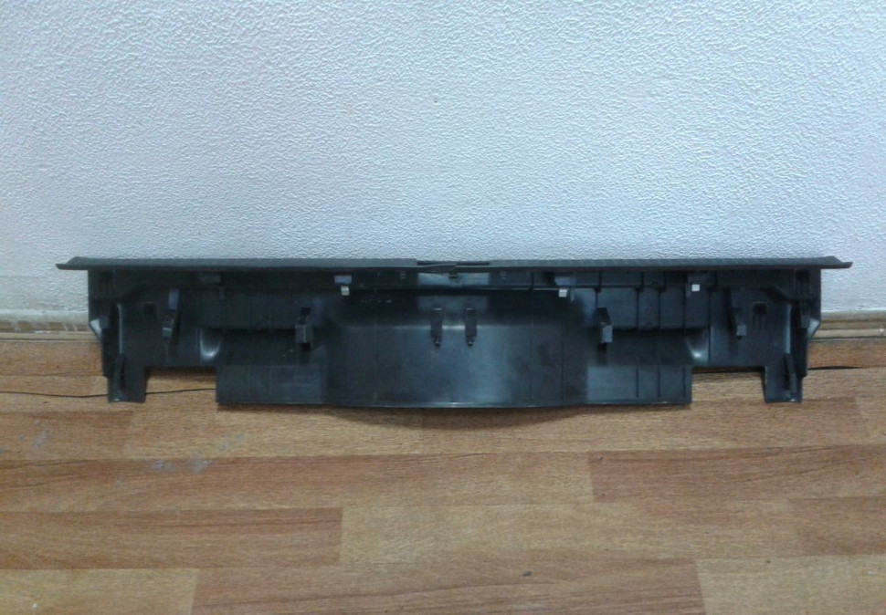 Обивка задней панели Volkswagen Tiguan 2 (трещина) oem 5NA863459F