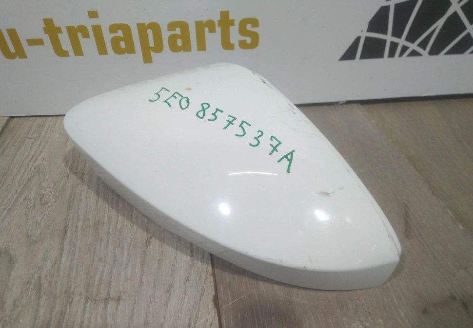 Крышка корпуса зеркала левая бу Skoda Octavia A7 OEM 5E0857537A