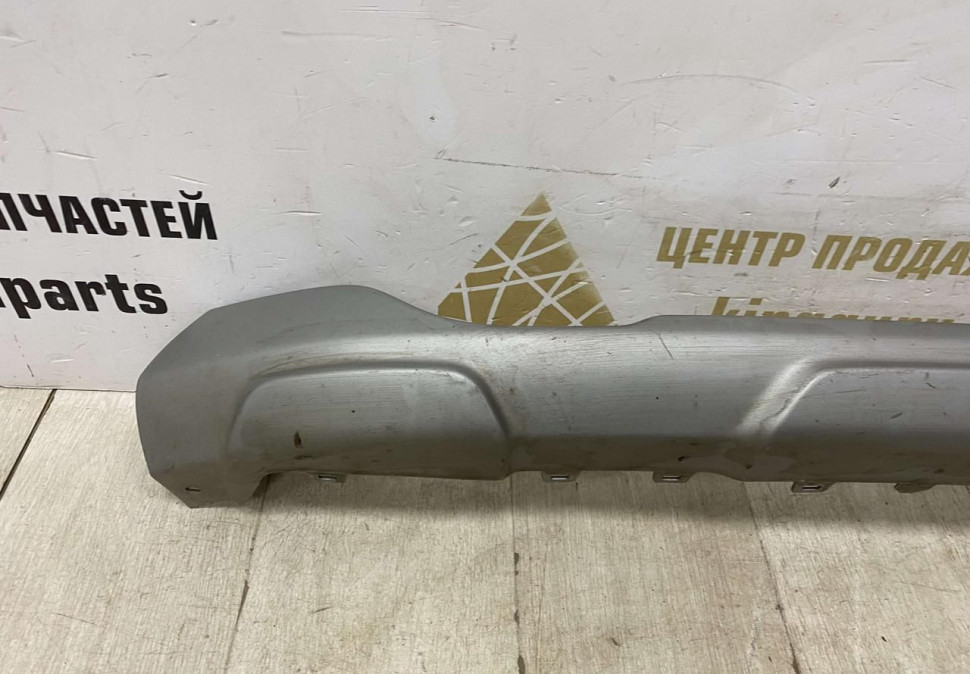 Накладка переднего бампера Renault Sandero Stepway 2 рестайлинг OEM 620727172R