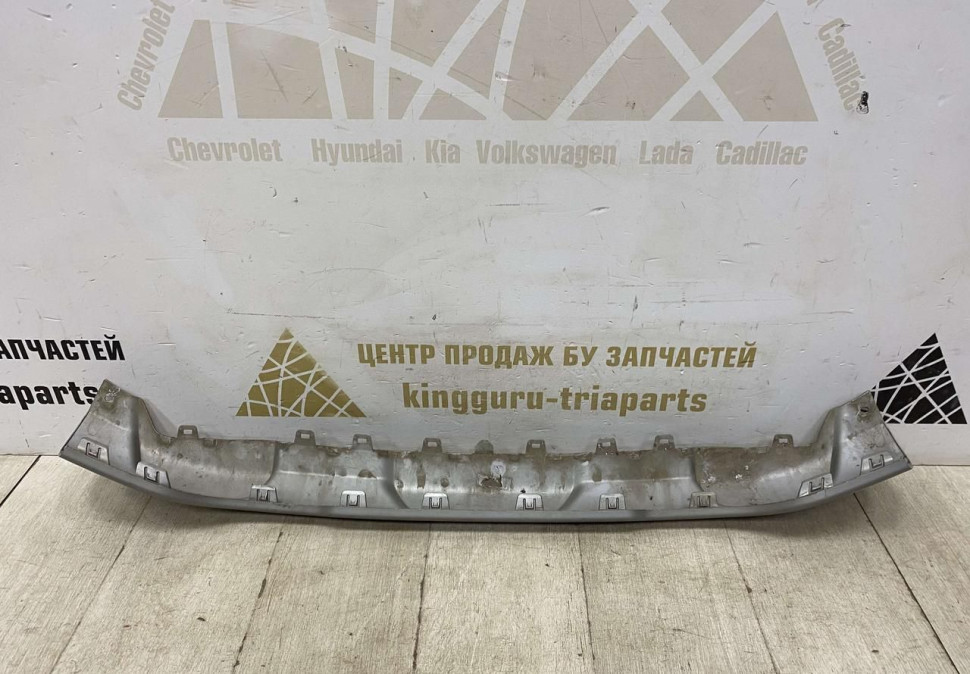 Накладка переднего бампера Renault Sandero Stepway 2 рестайлинг OEM 620727172R