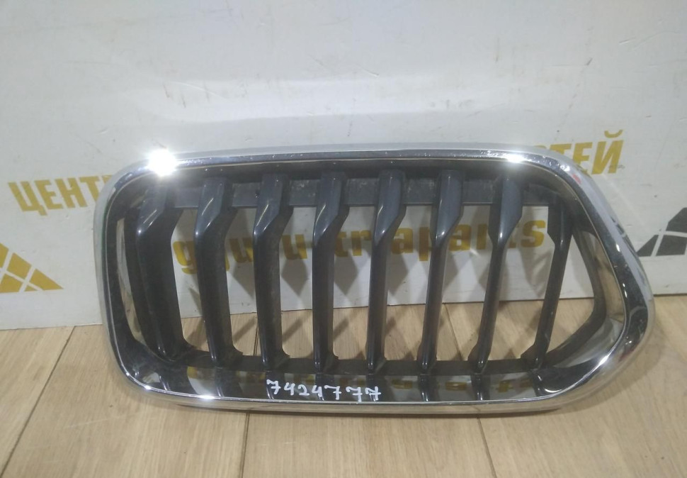 Решетка радиатора левая бу BMW X2 F39 OEM 51137424777