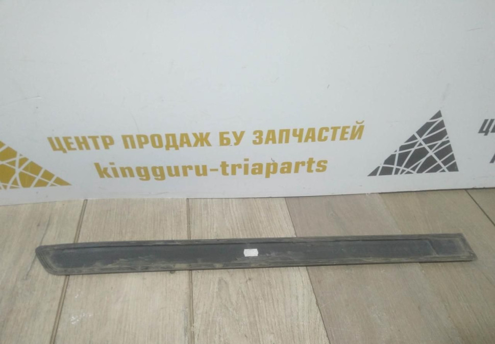 Накладка задней левой двери бу Skoda Fabia 2 OEM 5J6853753