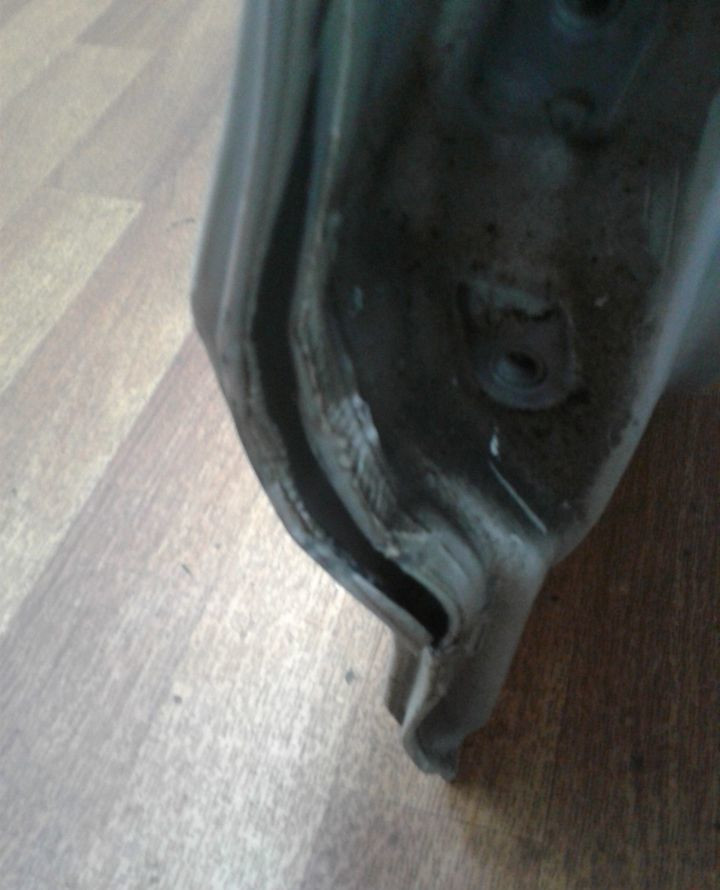 Дверь задняя правая Hyundai Santa Fe 3 oem 770042w000 (вмятина)