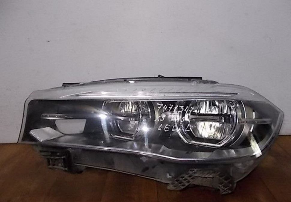 Фара ЛЭД LED левая бу BMW X5 F15 OEM 7471347