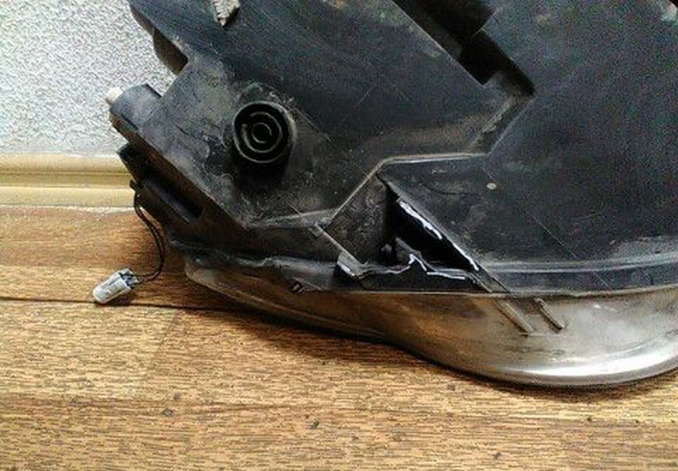 Фара левая Volkswagen Passat B6 галоген сломано 3 крепления oem 3c0941005ab Фара левая Volkswagen Passat B6 галоген сломано 3 крепления oem 3c0941005ab