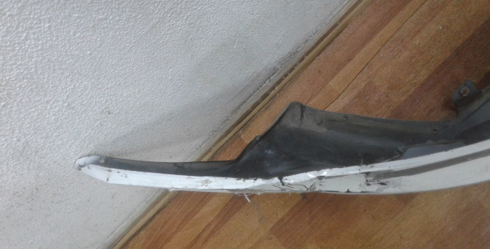 Бампер передний Lada Granta oem 2191280301501 (трещины) (скл-3)