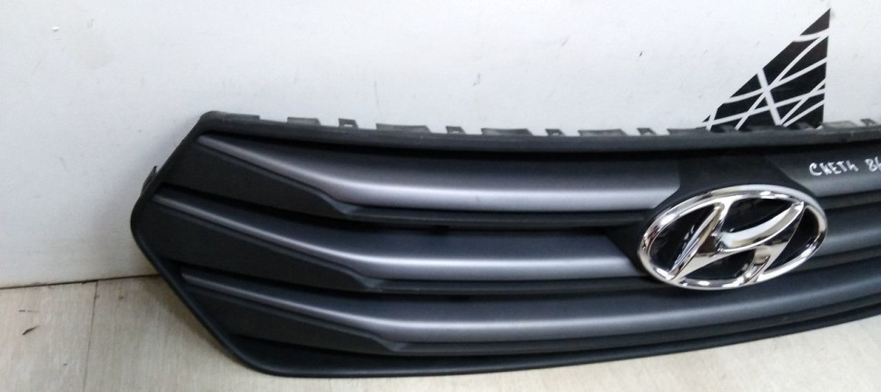 Решетка радиатора Hyundai Creta oem 86351M0010
