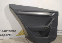 Обивка двери задняя левая бу Skoda Octavia A7 OEM 5E5867211