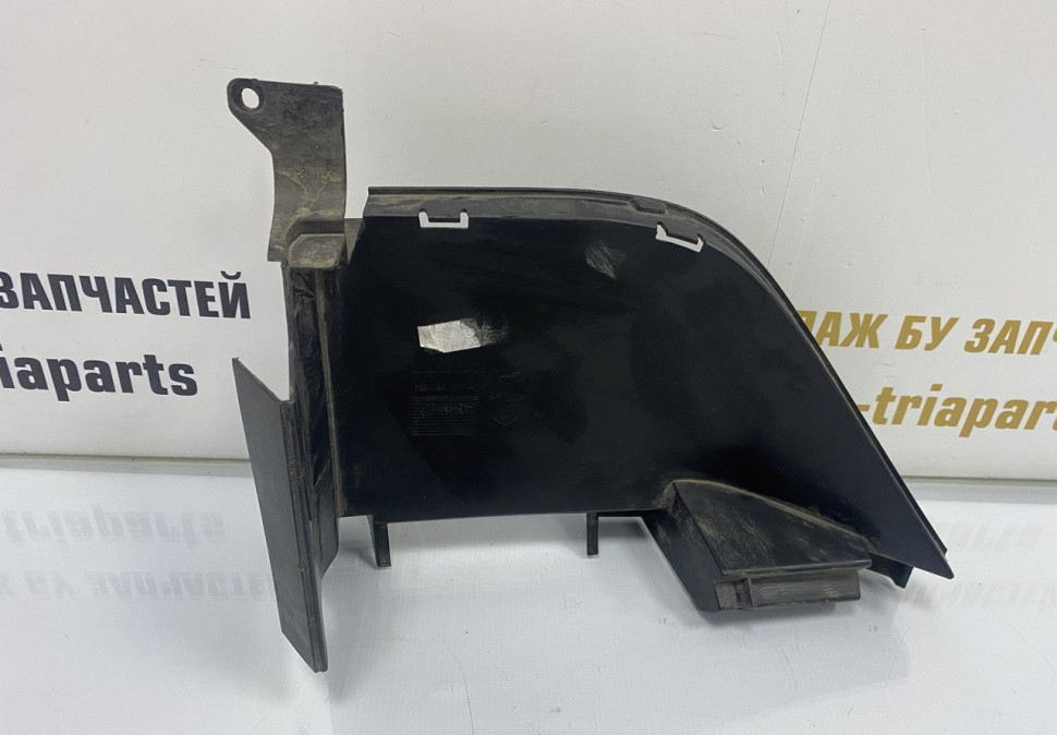Дефлектор радиатора правый Renault Logan 2 2014 OEM 628119319R