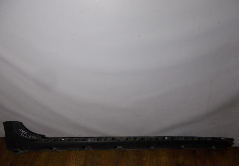 Порог правый бу Renault Duster OEM 768506966R