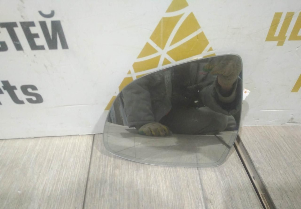 Зеркальный элемент левый бу BMW X5 F15 OEM 51167291247