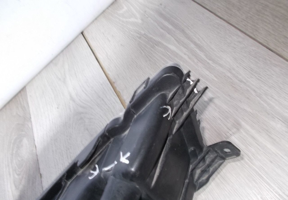 Фара противотуманная левая бу Skoda Rapid OEM 5JA941699 Фара противотуманная левая бу Skoda Rapid OEM 5JA941699