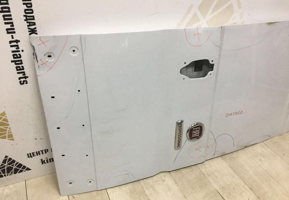 Дверь багажника правая Fiat Ducato OEM 1612598180 Дверь багажника правая Fiat Ducato OEM 1612598180