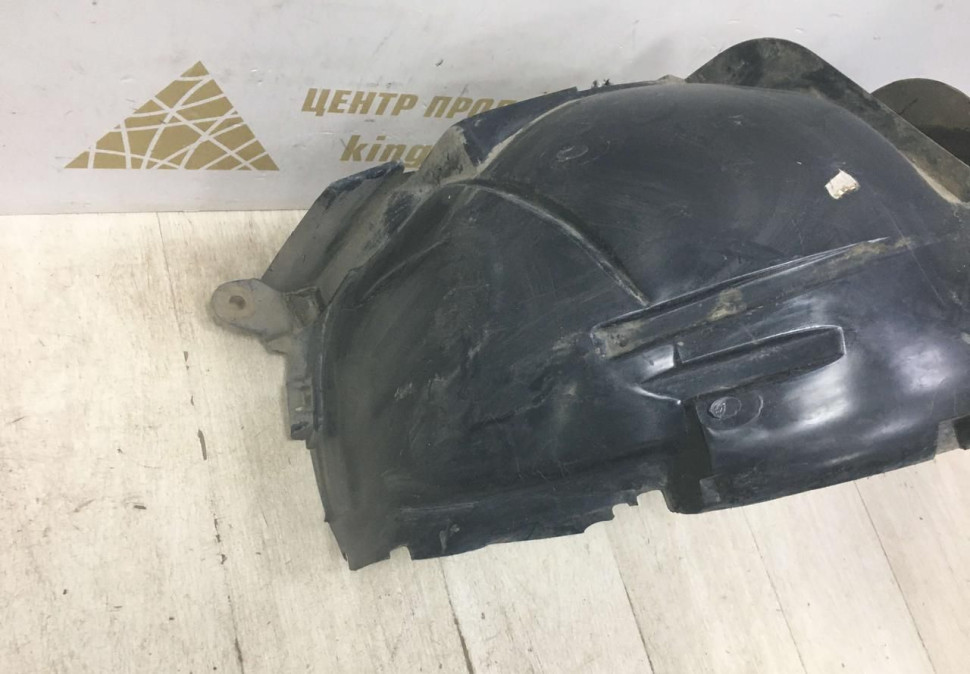 Подкрылок передний левый Renault Sandero 2009-2014 oem 8200735438