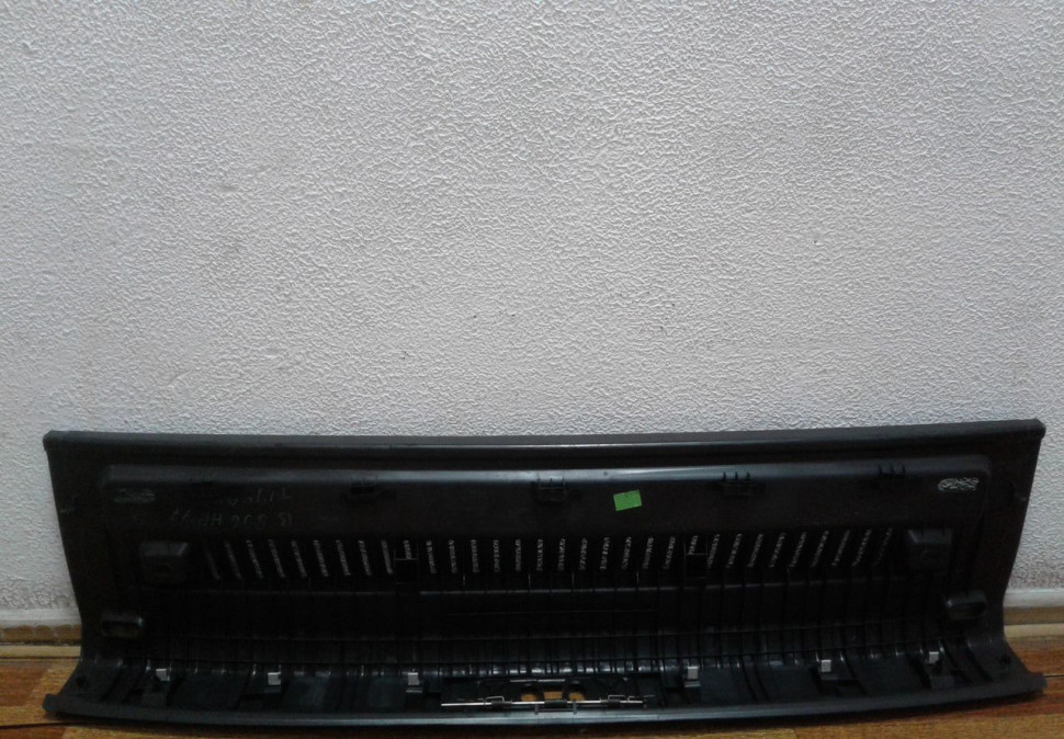 Обивка задней панели Volkswagen Tiguan (11-16) oem 5n0863459 Обивка задней панели Volkswagen Tiguan (11-16) oem 5n0863459