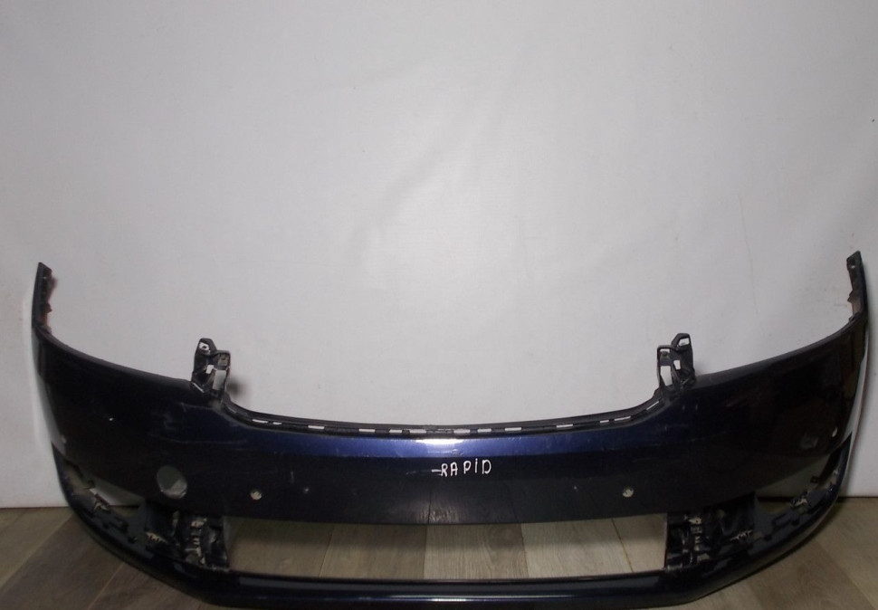 Бампер передний бу Skoda Rapid OEM 60U807221F