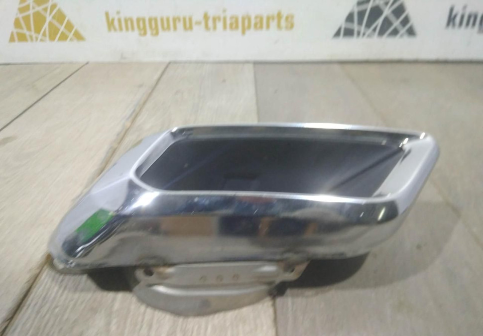 Насадка глушителя левая бу BMW X7 G07 OEM 51127447591 Насадка глушителя левая бу BMW X7 G07 OEM 51127447591