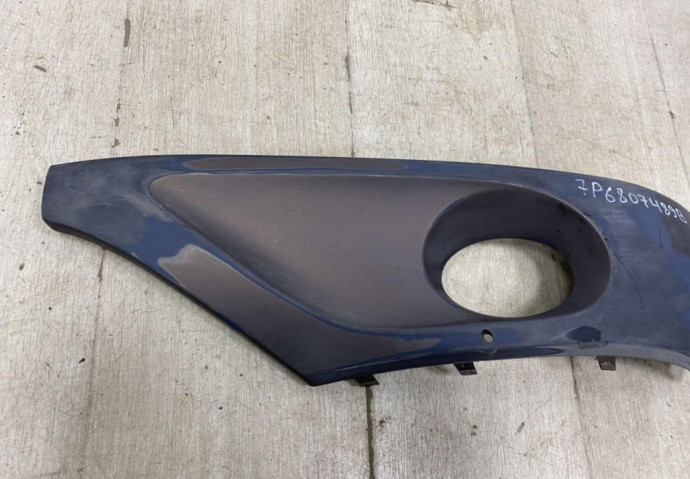 Решетка птф левая Volkswagen Touareg NF 2010 oem 7P6807489B