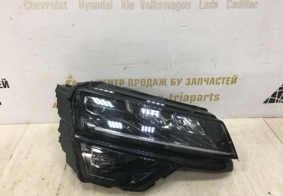 Фара ЛЭД LED правая Skoda Karoq OEM 57B941016D