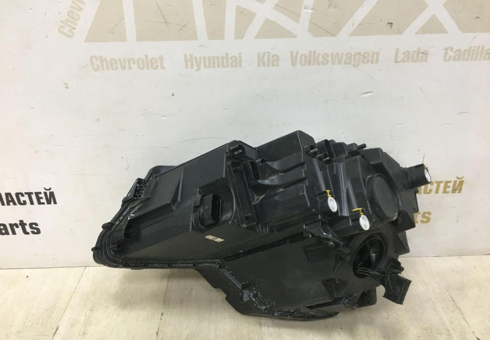 Фара ЛЭД LED правая Skoda Karoq OEM 57B941016D