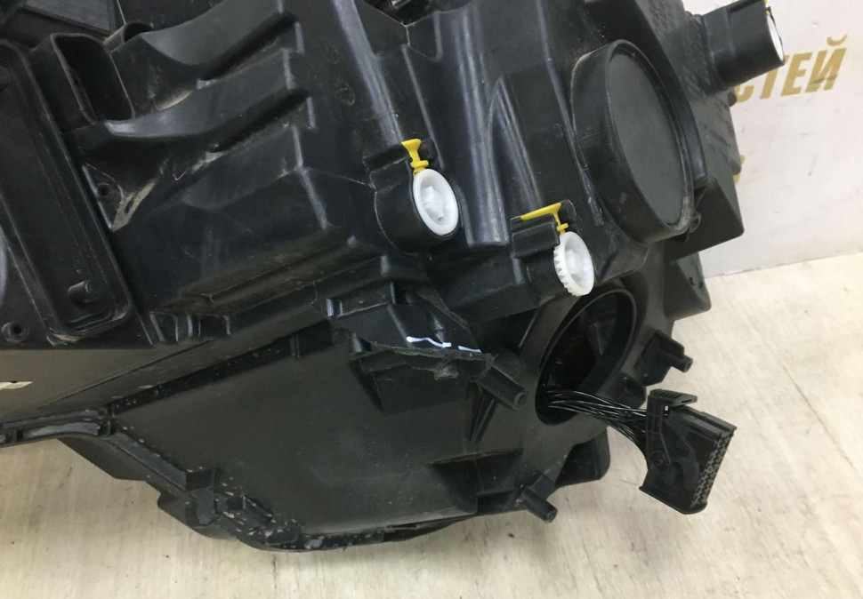 Фара ЛЭД LED правая Skoda Karoq OEM 57B941016D