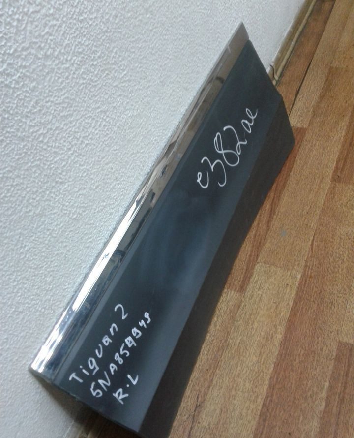 Накладка двери задняя левая Volkswagen Tiguan 2 oem 5na854949