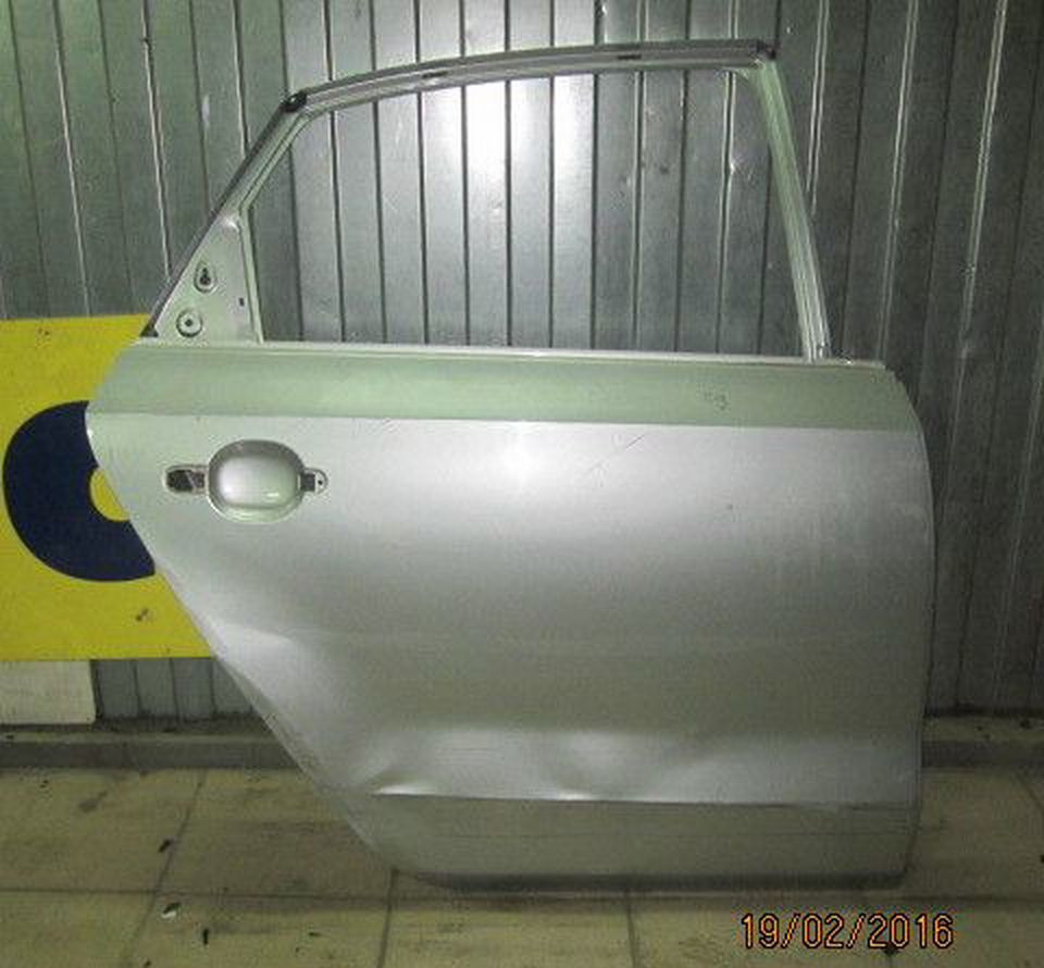 Дверь задняя правая Volkswagen Polo седан oem 6ru833056 бу с дефектом (Скл-3)