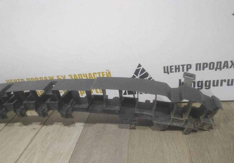 Абсорбер переднего бампера бу Renault Kangoo 2 рестайлинг OEM 620933598R