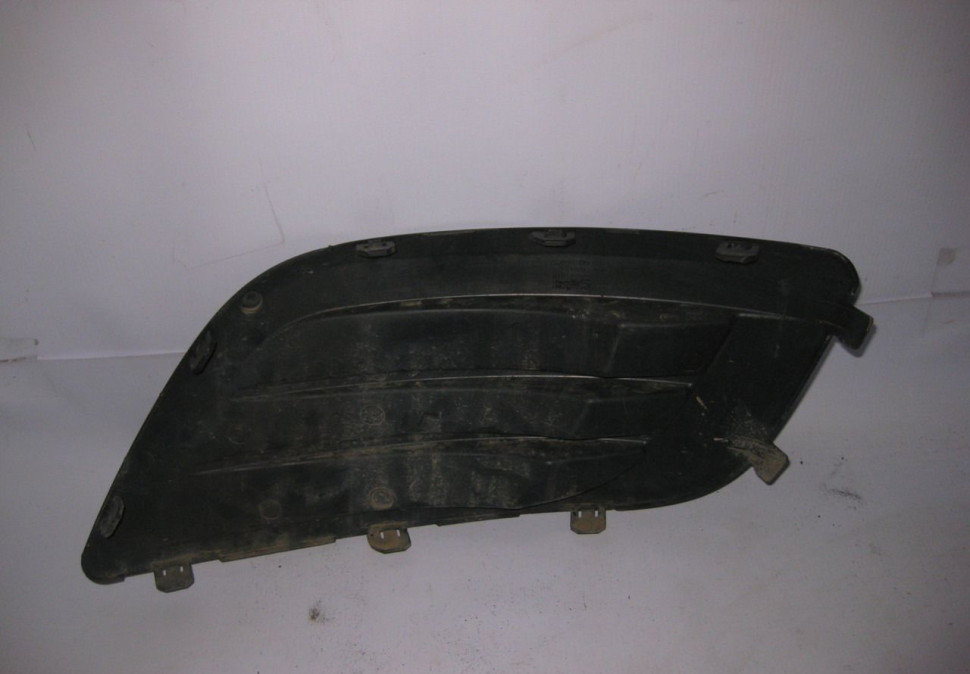 Заглушка птф правая Lada Largus oem 8450000250 (скл-3)