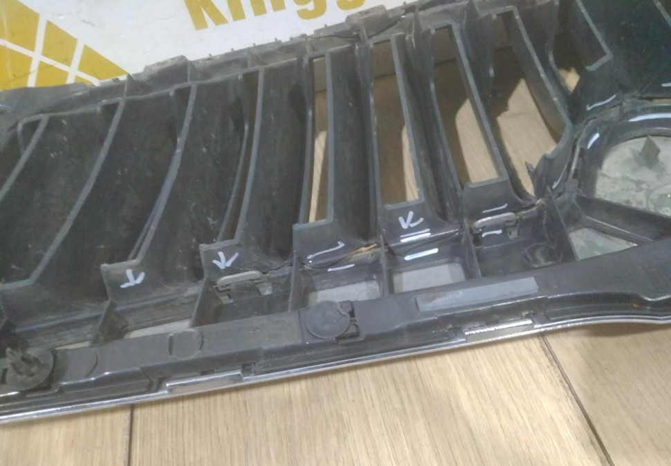 Решетка радиатора бу Skoda Octavia A5 OEM 1Z0853651C Решетка радиатора бу Skoda Octavia A5 OEM 1Z0853651C