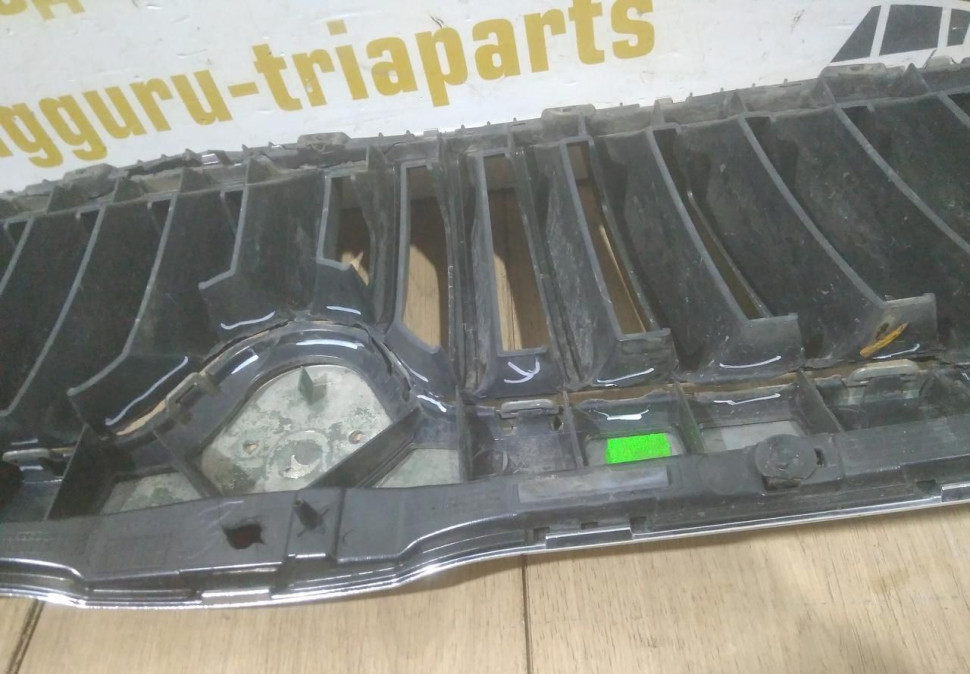 Решетка радиатора бу Skoda Octavia A5 OEM 1Z0853651C Решетка радиатора бу Skoda Octavia A5 OEM 1Z0853651C