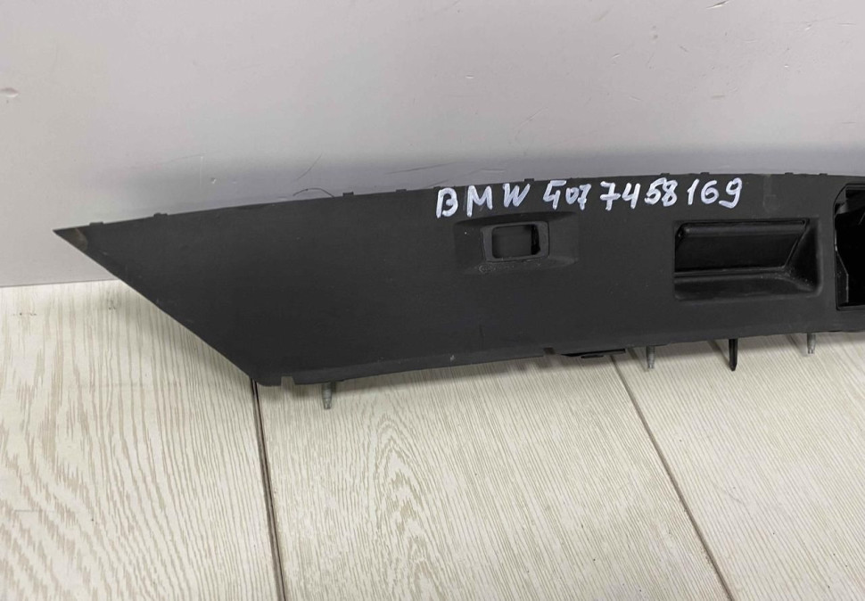 Накладка ручка крышки багажник BMW X7 G07 OEM 51137458169 Накладка ручка крышки багажник BMW X7 G07 OEM 51137458169
