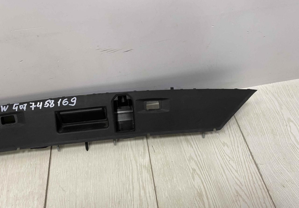 Накладка ручка крышки багажник BMW X7 G07 OEM 51137458169 Накладка ручка крышки багажник BMW X7 G07 OEM 51137458169