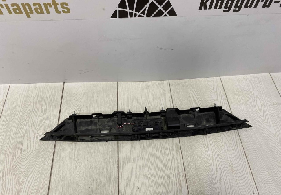 Накладка ручка крышки багажник BMW X7 G07 OEM 51137458169 Накладка ручка крышки багажник BMW X7 G07 OEM 51137458169