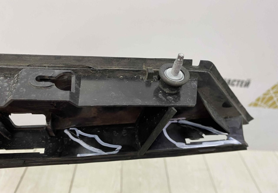 Накладка ручка крышки багажник BMW X7 G07 OEM 51137458169 Накладка ручка крышки багажник BMW X7 G07 OEM 51137458169