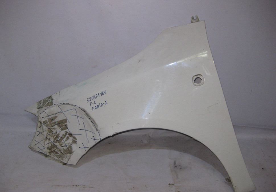 Крыло переднее левое Skoda Fabia 2 oem5j0821161 (вмятина) (скл-3)
