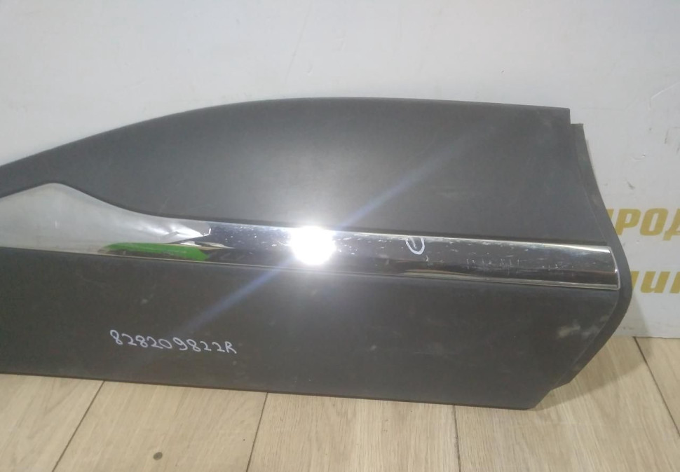 Молдинг двери задний правый бу Renault Kaptur OEM 828209822R