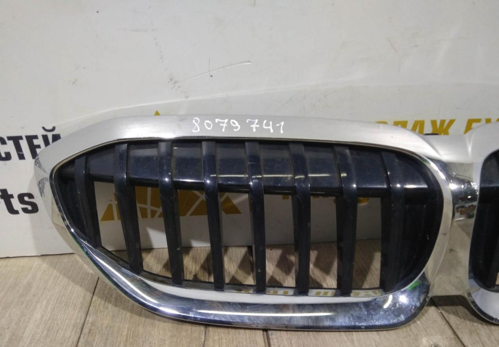 Решетка радиатора бу BMW 3 G20 OEM 51137449432 Решетка радиатора бу BMW 3 G20 OEM 51137449432