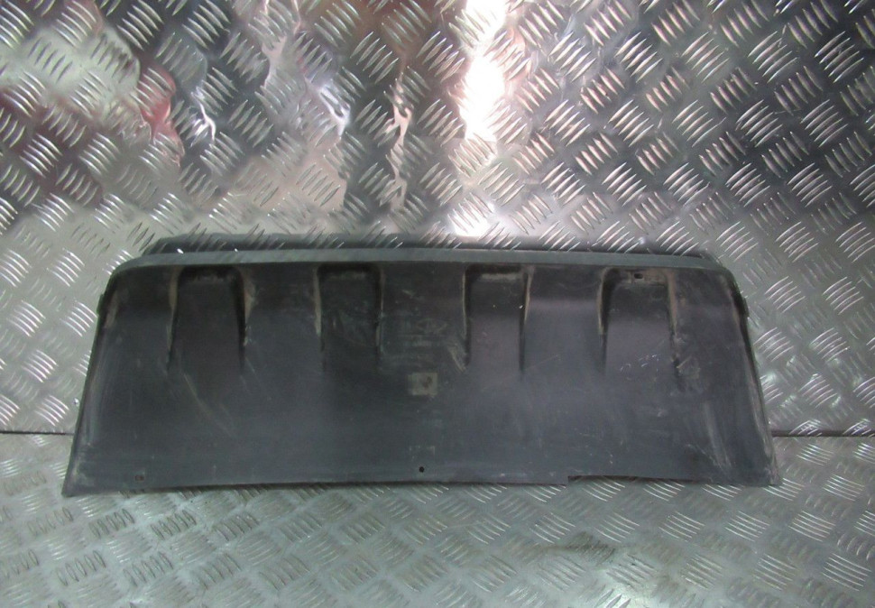 Накладка переднего бампера Chevrolet Niva oem 212302803016550 (скл-3) Накладка переднего бампера Chevrolet Niva oem 212302803016550 (скл-3)