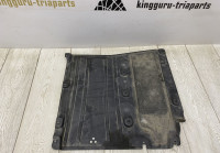 Защита днища средняя BMW 5 G30 OEM 51757340745