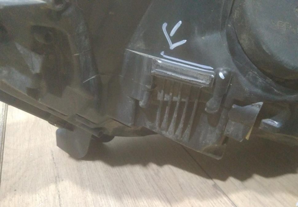 Фара правая бу Renault Kaptur OEM 260108765R Фара правая бу Renault Kaptur OEM 260108765R