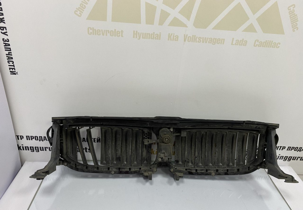 Заслонка решетки (жалюзи) BMW 5 G30 OEM 51747474368