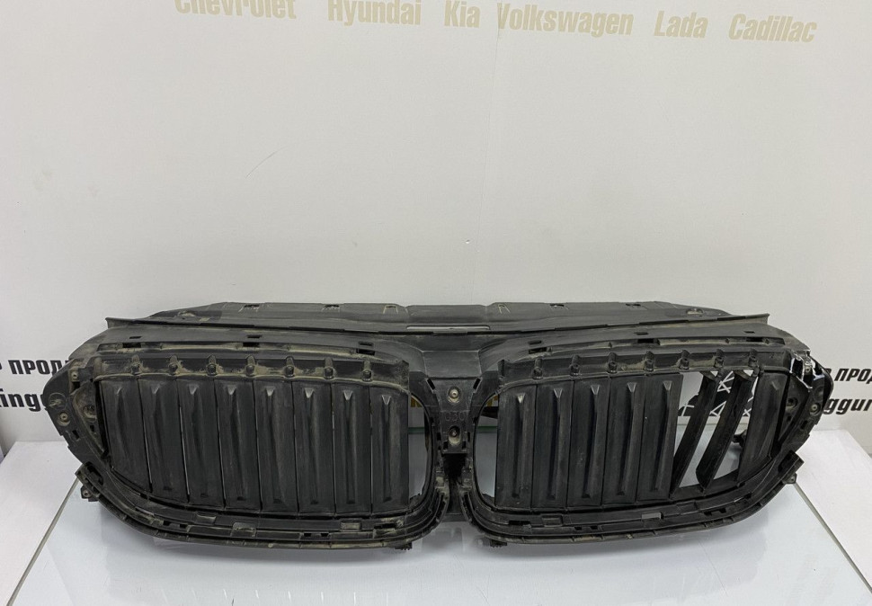 Заслонка решетки (жалюзи) BMW 5 G30 OEM 51747474368