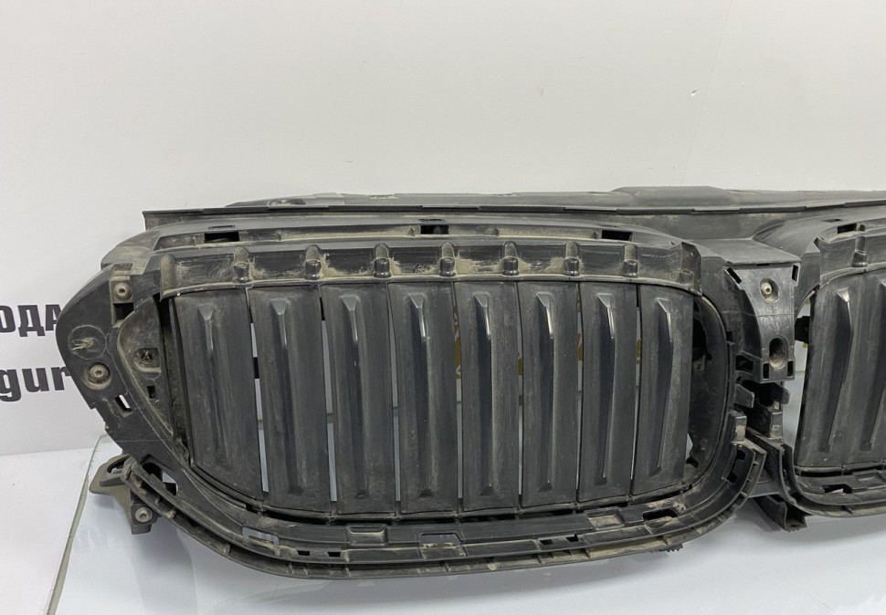 Заслонка решетки (жалюзи) BMW 5 G30 OEM 51747474368