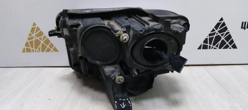 Фара правая LED Volkswagen Teramont 2017 oem 3CN941036B