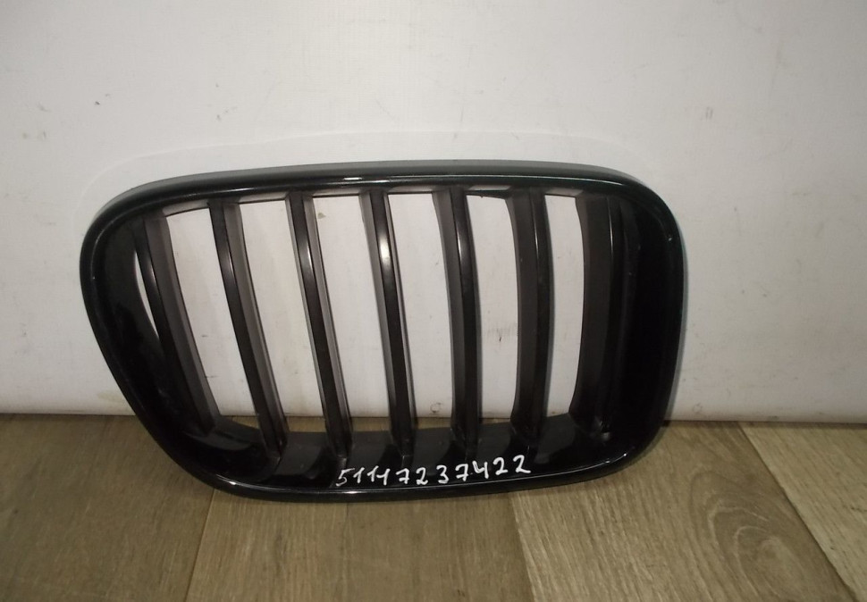 Решётка радиатора правая бу BMW X3 F25 OEM 51117237422