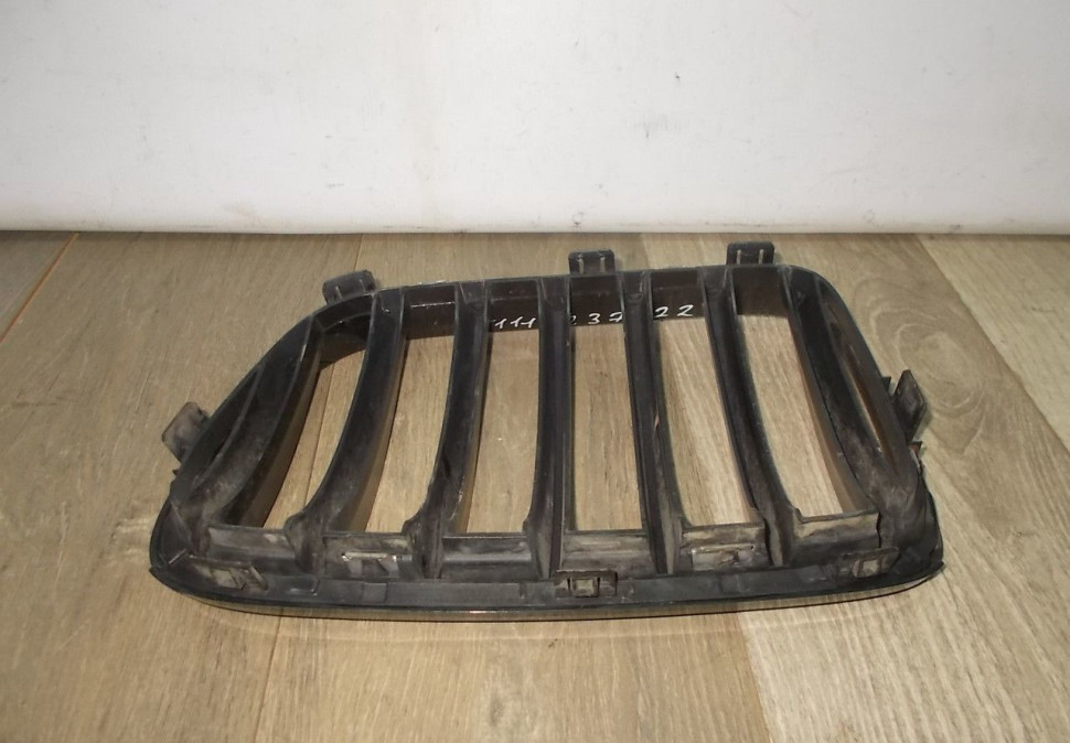 Решётка радиатора правая бу BMW X3 F25 OEM 51117237422