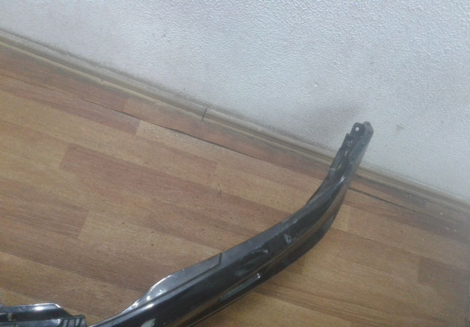 Бампер передний Volkswagen Touareg NF рест oem 7p6807221d (трещина) Бампер передний Volkswagen Touareg NF рест oem 7p6807221d (трещина)